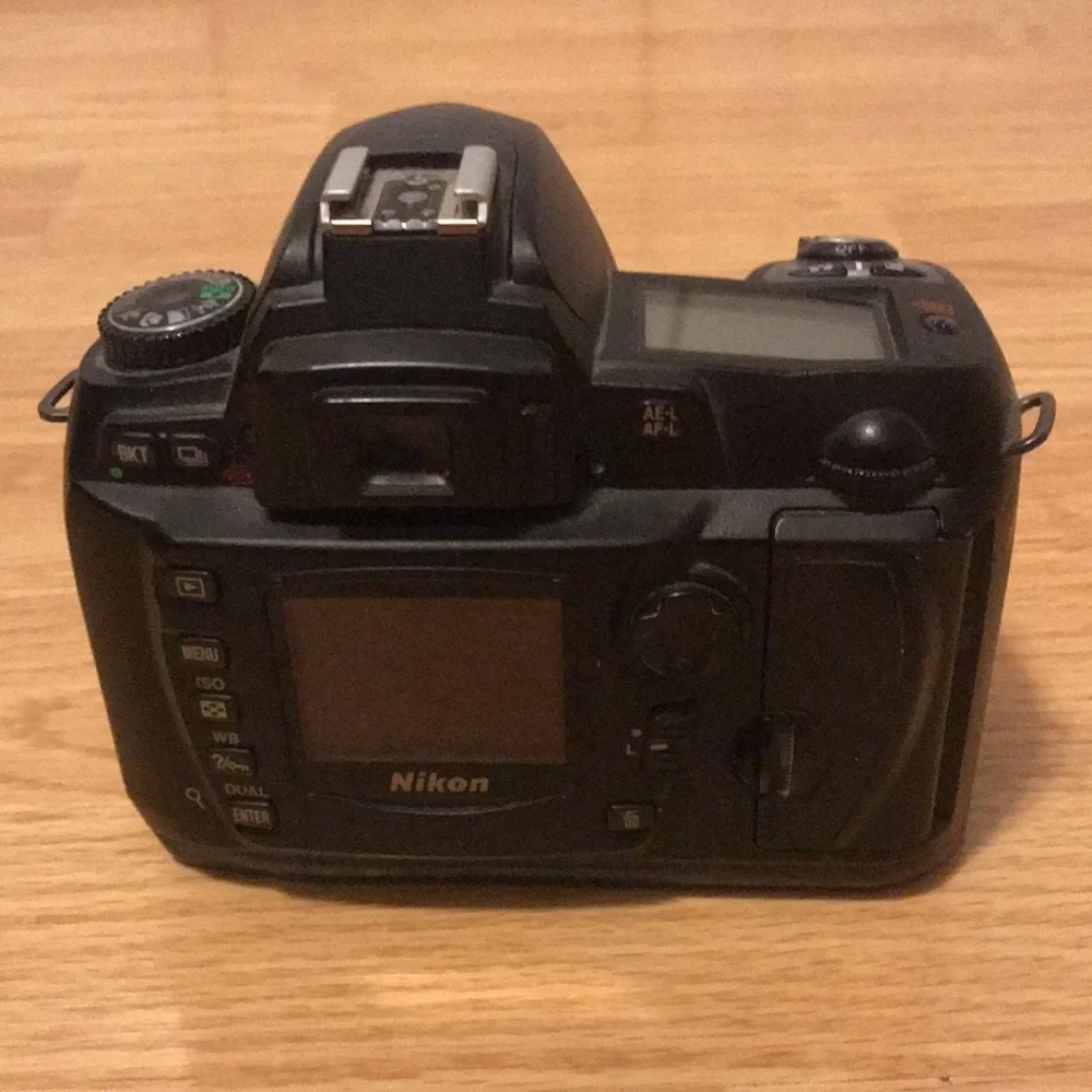 NIKON D70 Body only, no battery, no charger.